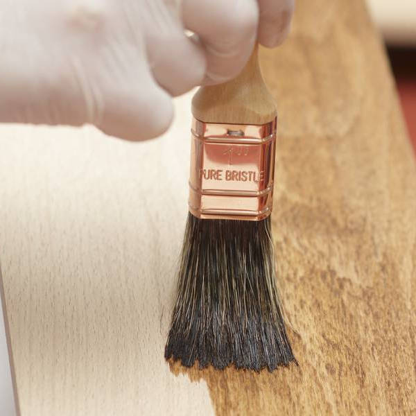 Bejcowanie drewna – poradnik