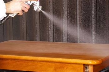 Lakiery do drewna – jaki lakier wybrać?