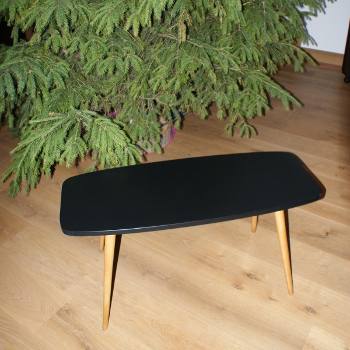 Sentymentalny powiew PRL-u – jamnik wraca na salony